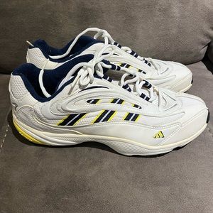 Vintage ADIDAS walking sneakers size 10.Mens